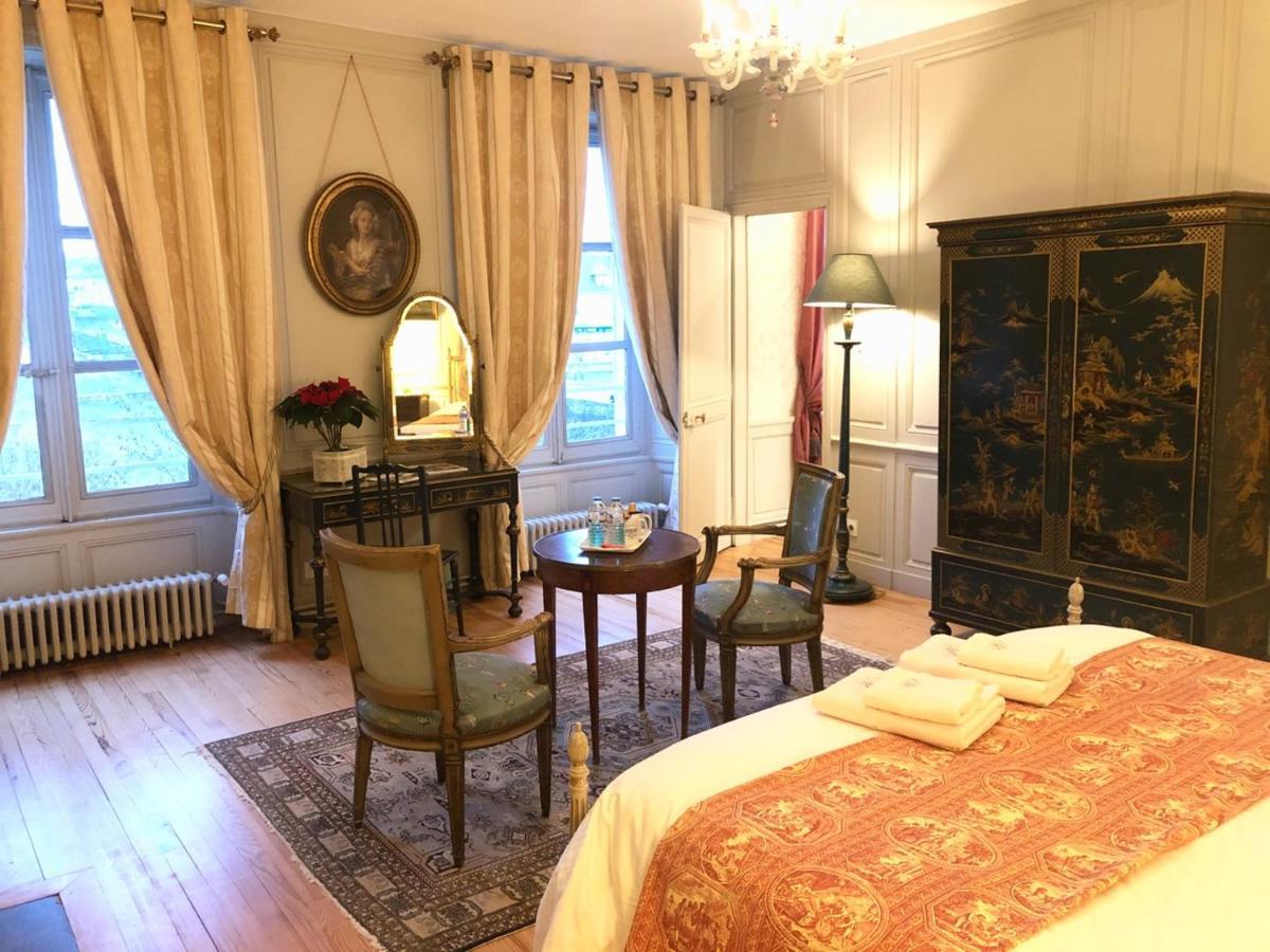 Castel Saint-Leonard Bed & Breakfast ฟาแลซ ภายนอก รูปภาพ