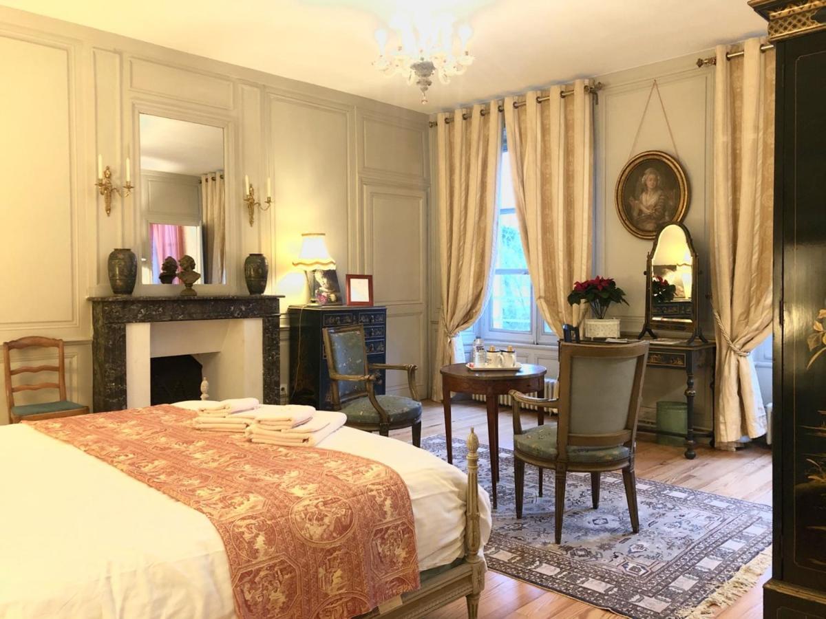 Castel Saint-Leonard Bed & Breakfast ฟาแลซ ภายนอก รูปภาพ