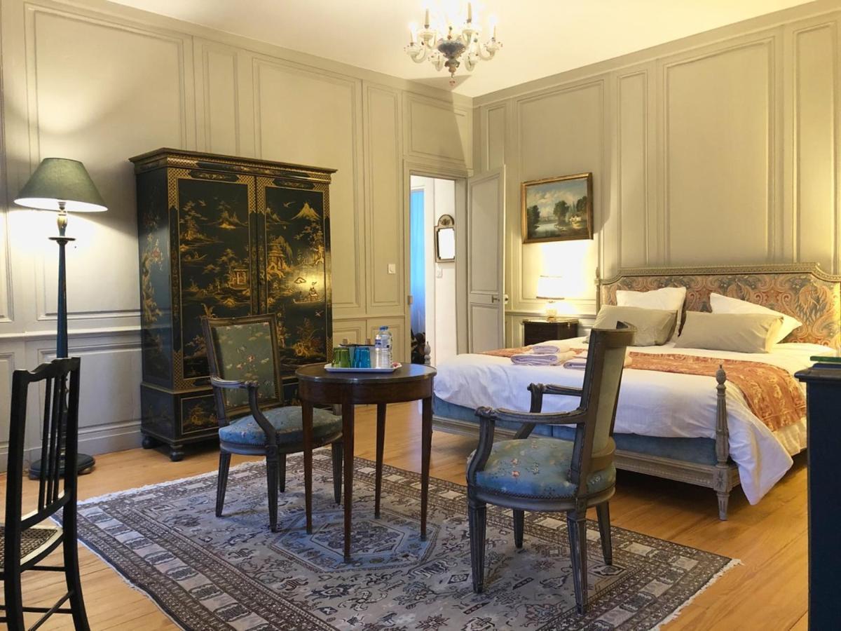 Castel Saint-Leonard Bed & Breakfast ฟาแลซ ภายนอก รูปภาพ