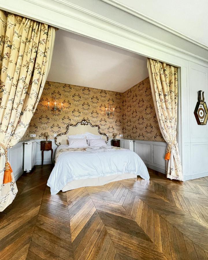 Castel Saint-Leonard Bed & Breakfast ฟาแลซ ภายนอก รูปภาพ