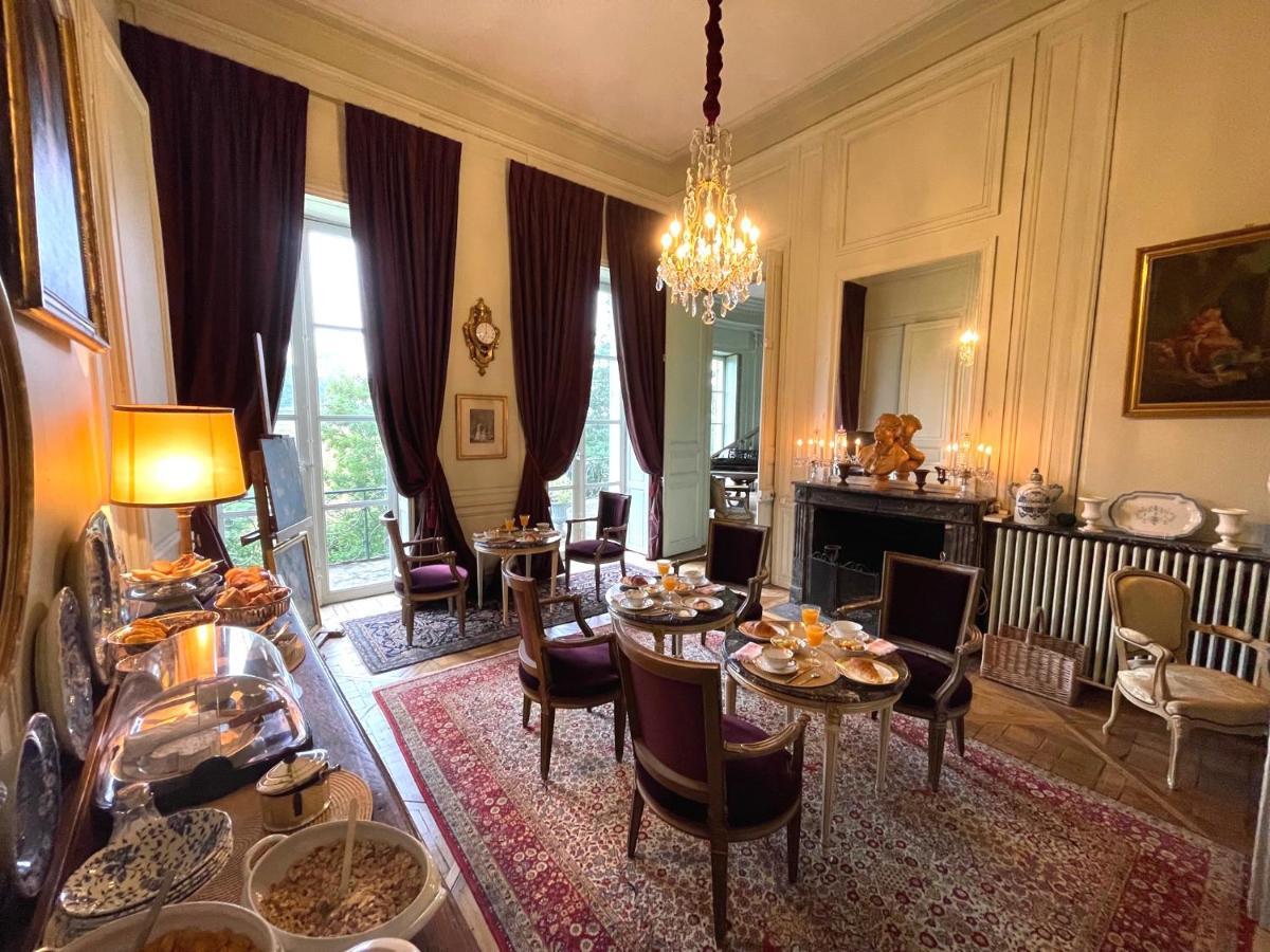 Castel Saint-Leonard Bed & Breakfast ฟาแลซ ภายนอก รูปภาพ