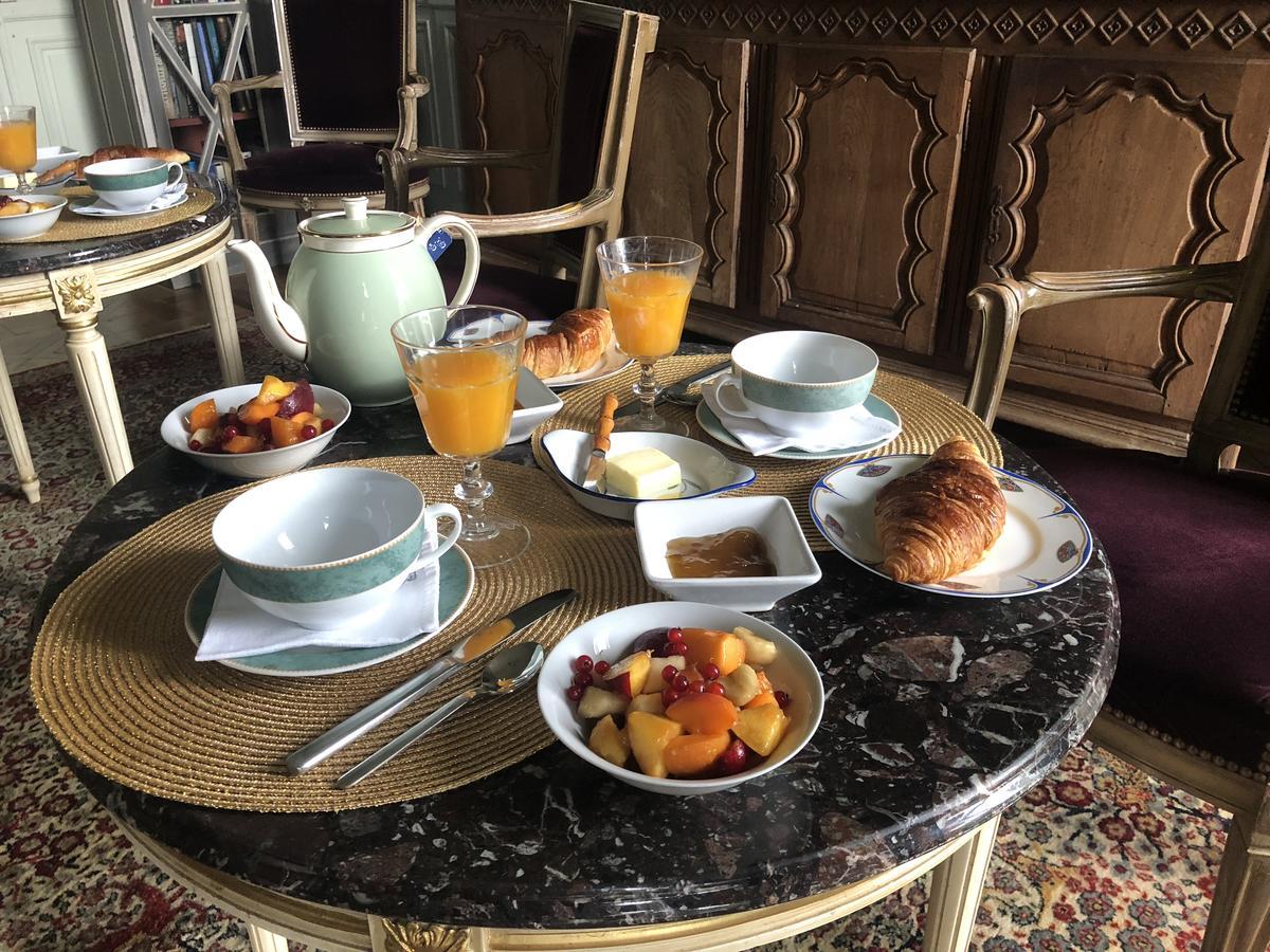 Castel Saint-Leonard Bed & Breakfast ฟาแลซ ภายนอก รูปภาพ