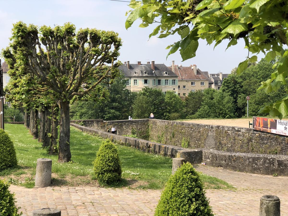 Castel Saint-Leonard Bed & Breakfast ฟาแลซ ภายนอก รูปภาพ