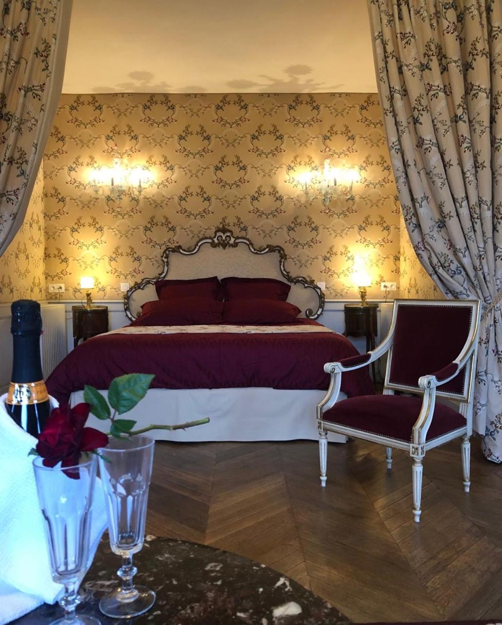 Castel Saint-Leonard Bed & Breakfast ฟาแลซ ภายนอก รูปภาพ