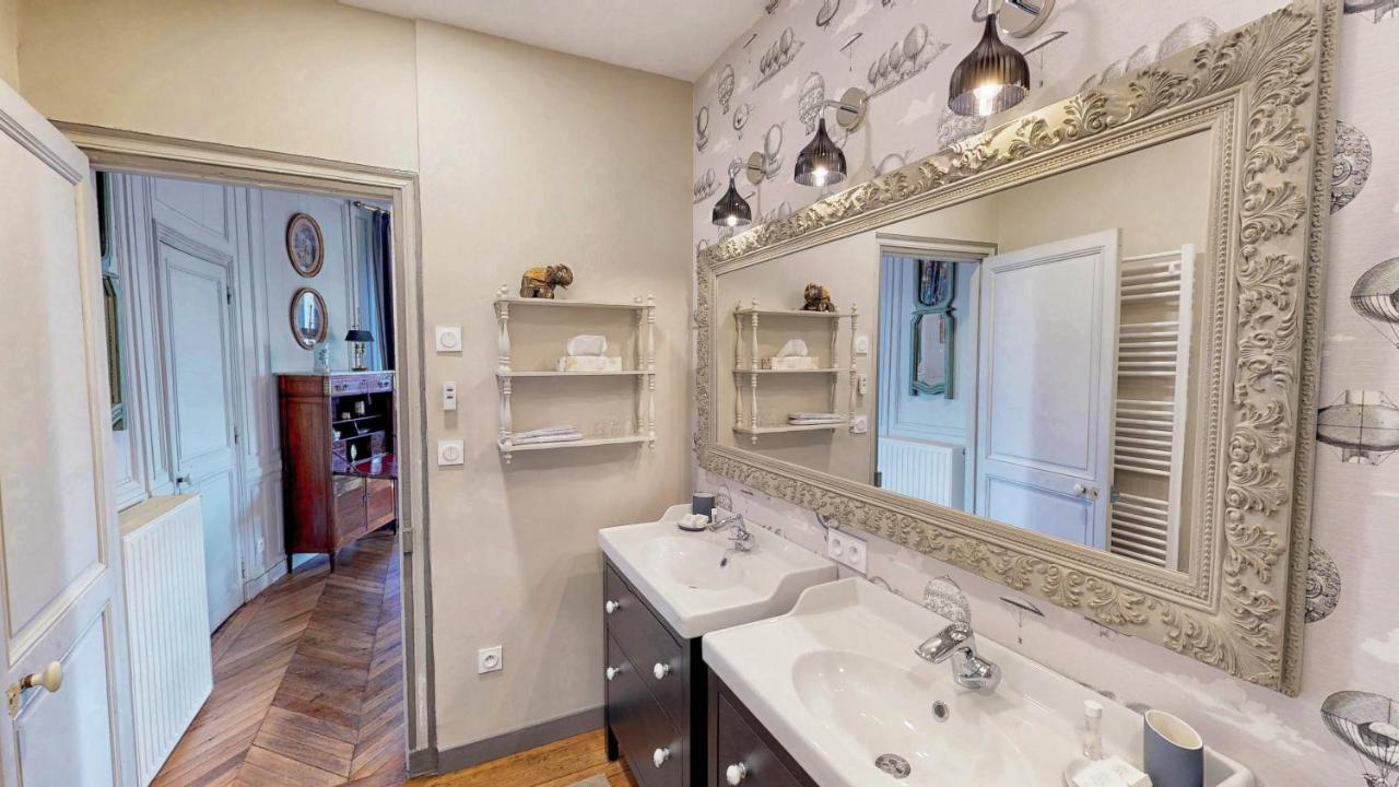 Castel Saint-Leonard Bed & Breakfast ฟาแลซ ภายนอก รูปภาพ