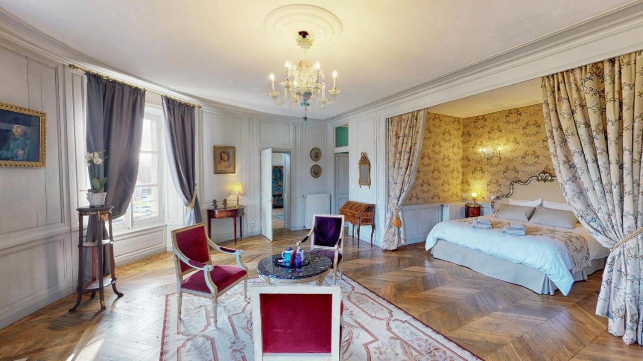 Castel Saint-Leonard Bed & Breakfast ฟาแลซ ภายนอก รูปภาพ