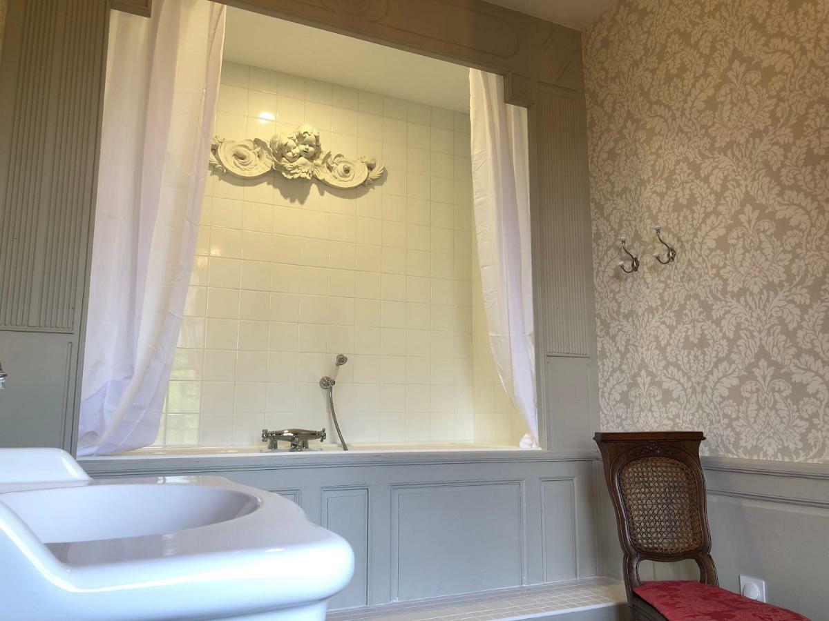 Castel Saint-Leonard Bed & Breakfast ฟาแลซ ภายนอก รูปภาพ