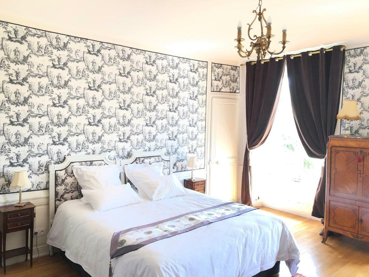 Castel Saint-Leonard Bed & Breakfast ฟาแลซ ภายนอก รูปภาพ