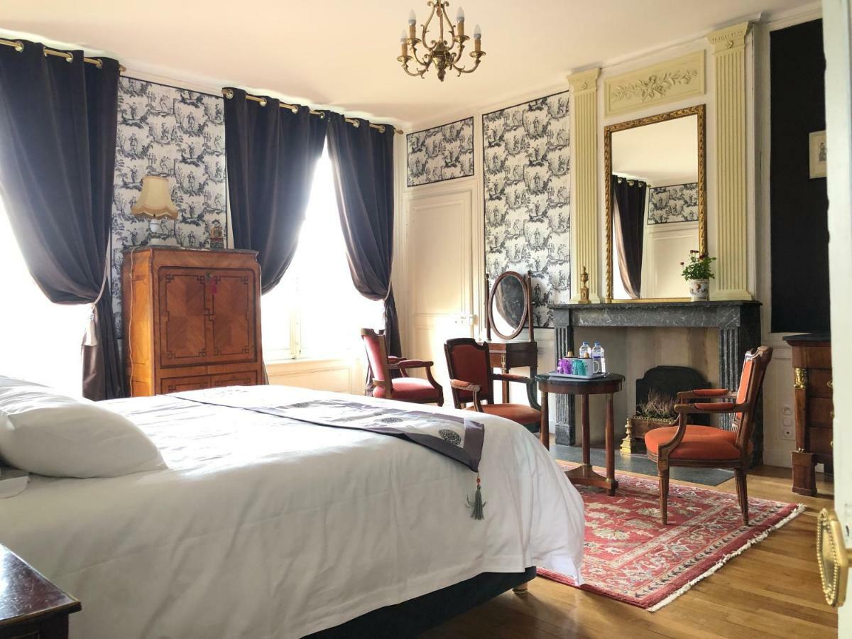 Castel Saint-Leonard Bed & Breakfast ฟาแลซ ภายนอก รูปภาพ
